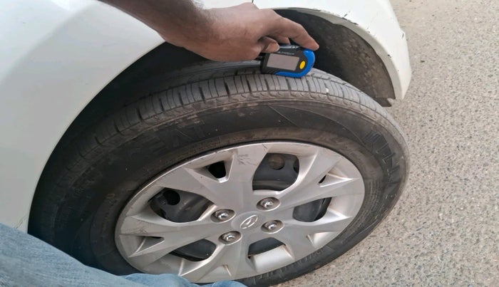 2016 Hyundai Grand i10 SPORTZ 1.1 CRDI, Diesel, Manual, 1,21,318 km, tyre