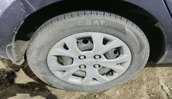 2014 Hyundai Grand i10 MAGNA 1.2 KAPPA VTVT, Petrol, Manual, 1,17,347 km, tyre