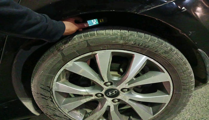 2014 Hyundai Verna FLUIDIC 1.6 VTVT SX AT, CNG, Automatic, 64,500 km, tyre