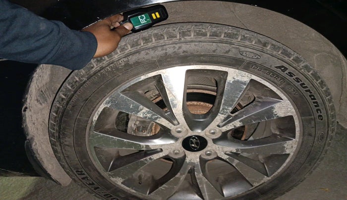 2014 Hyundai Verna FLUIDIC 1.6 VTVT SX AT, CNG, Automatic, 64,500 km, tyre