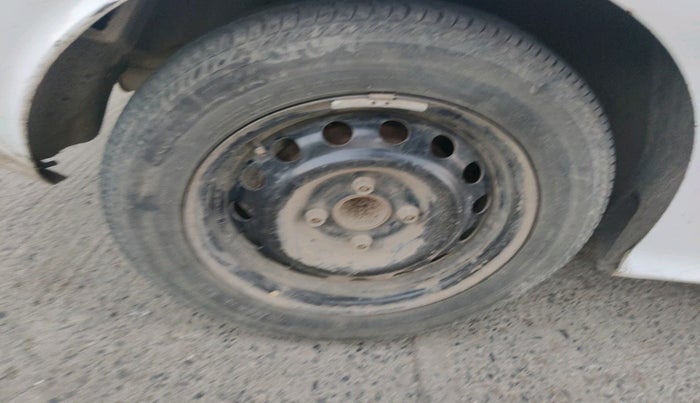 2015 Ford Figo Aspire TREND 1.5 DIESEL, Diesel, Manual, 1,57,625 km, tyre