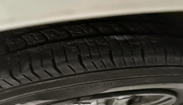 2016 Maruti Swift Dzire TOUR DIESEL, Diesel, Manual, 1,41,956 km, tyre