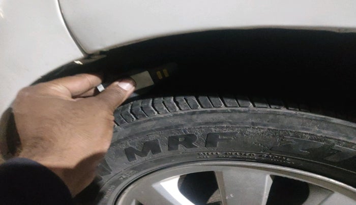 2011 Maruti Ritz ZXI, Petrol, Manual, 1,10,330 km, tyre