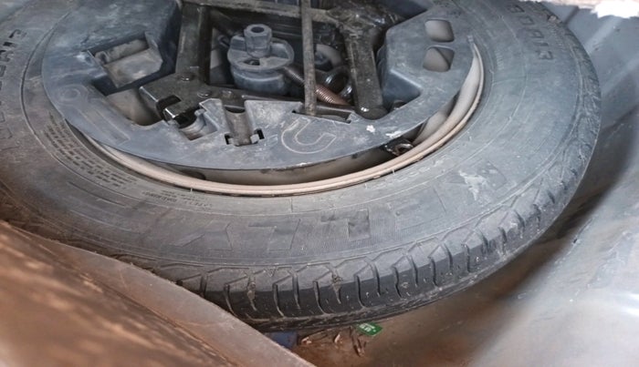 2012 Hyundai i10 MAGNA 1.1, Petrol, Manual, 95,640 km, tyre