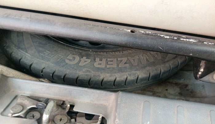 2014 Maruti Alto 800 LXI CNG, Petrol, Manual, 1,54,409 km, tyre