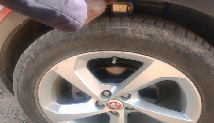 2012 Landrover Range Rover Evoque DYNAMIC SD4, Diesel, Automatic, 1,37,744 km, tyre