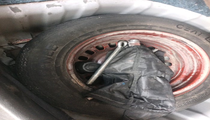 2023 Nissan MAGNITE XE, Petrol, Manual, 75,905 km, tyre