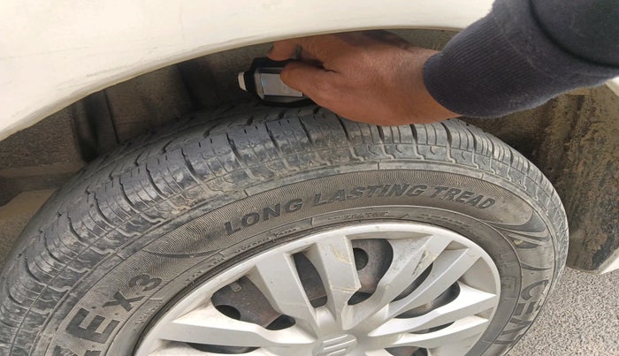 2018 Maruti Dzire VDI, Diesel, Manual, 96,053 km, tyre