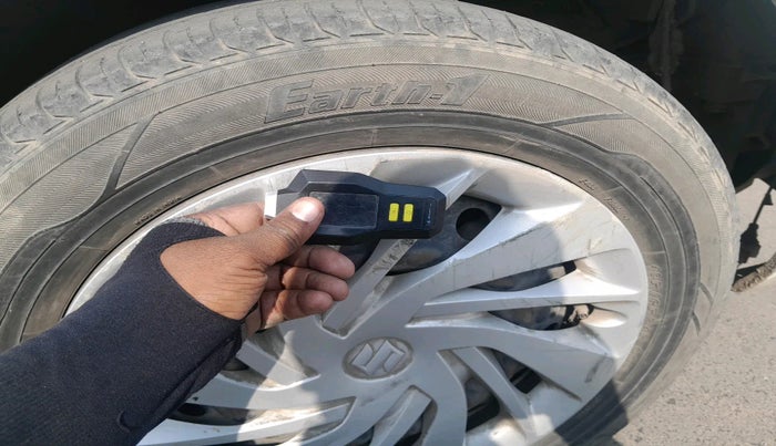 2020 Maruti Ertiga VXI SHVS, Petrol, Manual, 1,43,701 km, tyre