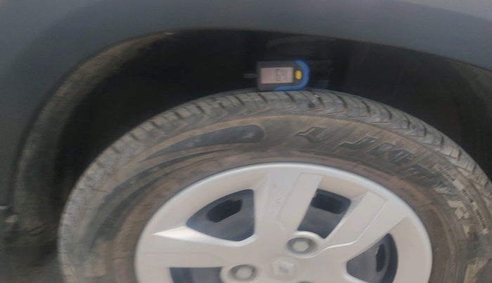 2019 Renault Kwid RXL, Petrol, Manual, 838 km, tyre