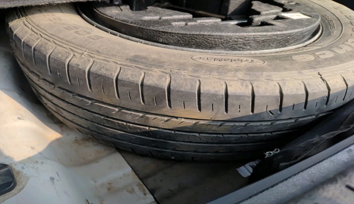 2019 Hyundai Creta E PLUS 1.4 DIESEL, Diesel, Manual, 2,80,000 km, tyre