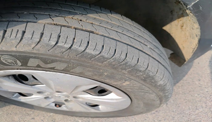 2019 Hyundai Creta E PLUS 1.4 DIESEL, Diesel, Manual, 2,80,000 km, tyre