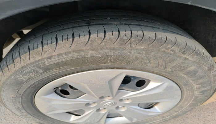 2019 Hyundai Creta E PLUS 1.4 DIESEL, Diesel, Manual, 2,80,000 km, tyre