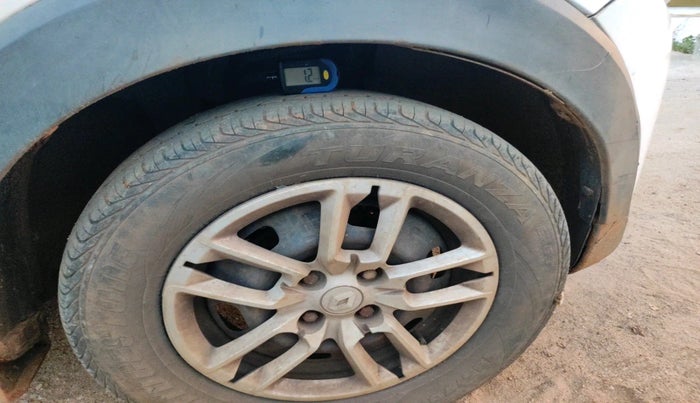 2020 Renault TRIBER RXT AMT, Petrol, Automatic, 70,212 km, tyre