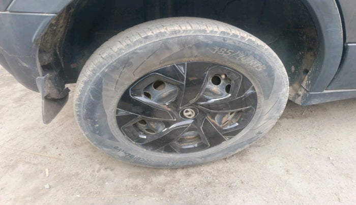 2022 Tata PUNCH ADVENTURE MT, Petrol, Manual, 35,706 km, tyre