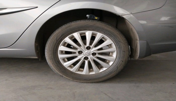 2014 Maruti Ciaz ZXI, Petrol, Manual, 97,213 km, tyre