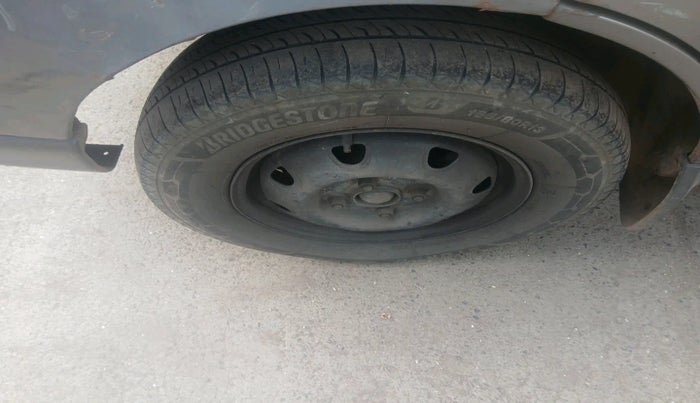 2012 Maruti Eeco 7 STR, Petrol, Manual, 2,17,393 km, tyre