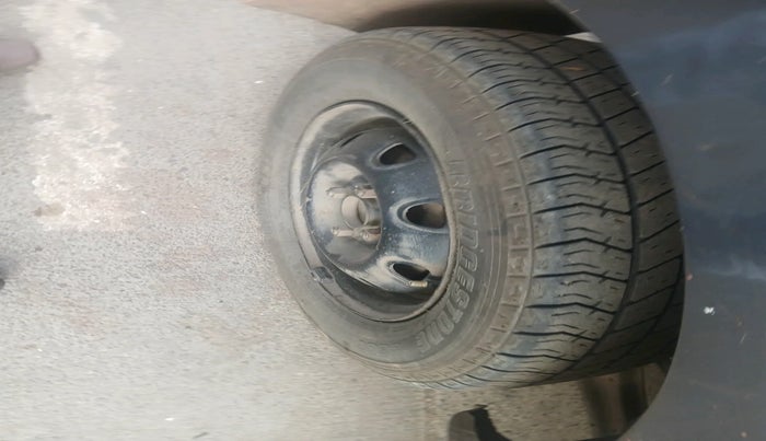 2012 Maruti Eeco 7 STR, Petrol, Manual, 2,17,393 km, tyre