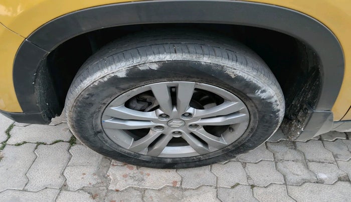 2016 Maruti Vitara Brezza ZDI PLUS DUAL TONE, Diesel, Manual, 81,566 km, tyre