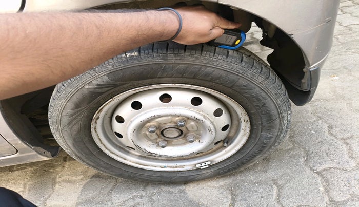 2014 Maruti Wagon R 1.0 LXI CNG, Petrol, Manual, 1,59,314 km, tyre