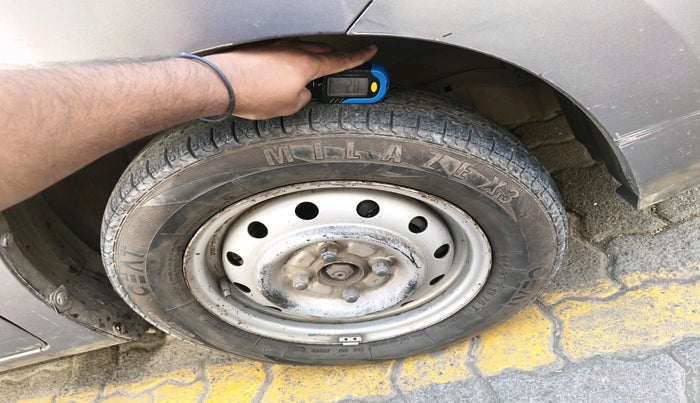 2014 Maruti Wagon R 1.0 LXI CNG, Petrol, Manual, 1,59,314 km, tyre