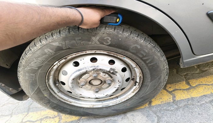 2014 Maruti Wagon R 1.0 LXI CNG, Petrol, Manual, 1,59,314 km, tyre