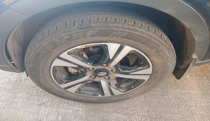 2023 Tata NEXON EV XZ PLUS LUX, Electric, Automatic, 30,298 km, tyre