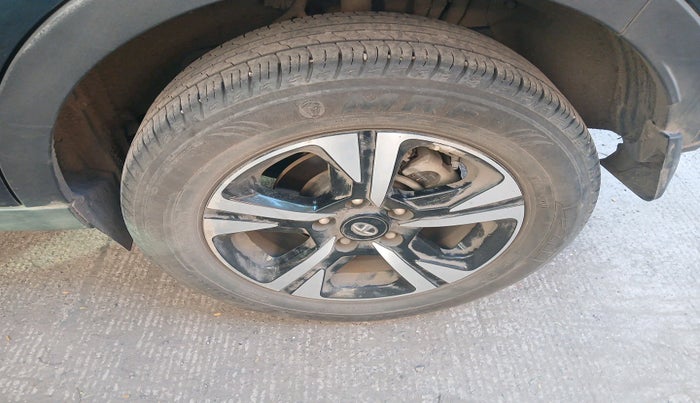 2023 Tata NEXON EV XZ PLUS LUX, Electric, Automatic, 30,298 km, tyre