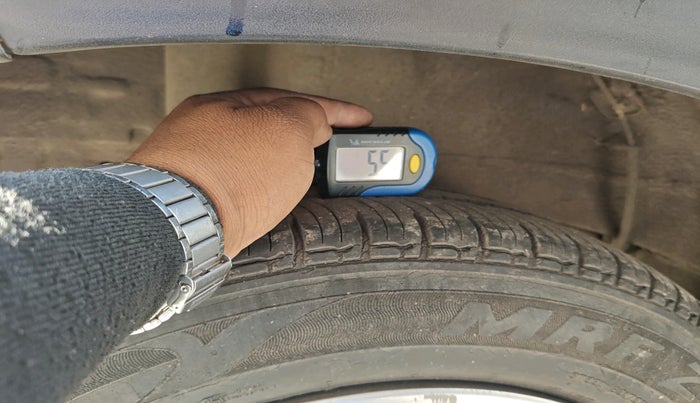 2016 Mahindra Kuv100 K4 6 STR, Petrol, Manual, 22,974 km, tyre