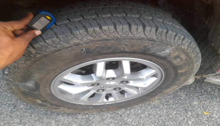 2016 Mahindra TUV300 T8, Diesel, Manual, 1,48,000 km, tyre