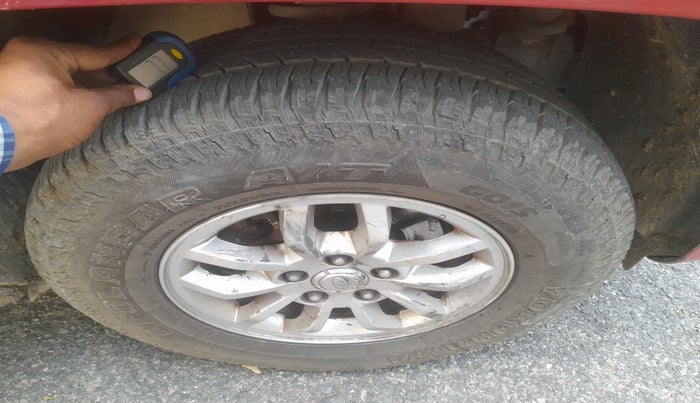 2016 Mahindra TUV300 T8, Diesel, Manual, 1,48,000 km, tyre