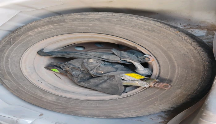 2013 Hyundai i10 SPORTZ 1.2, Petrol, Manual, 82,466 km, tyre