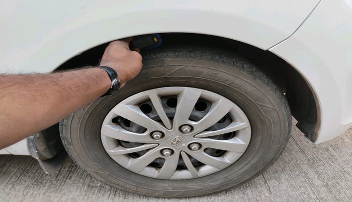 2013 Hyundai i10 SPORTZ 1.2, Petrol, Manual, 82,466 km, tyre