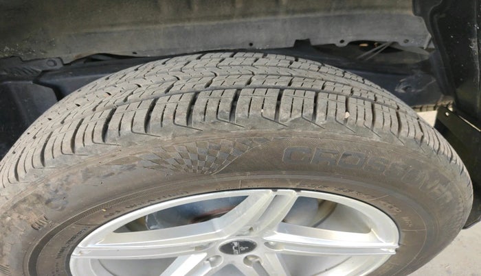 2017 Mahindra Scorpio S10 1.99 INTELLI-HYBRID, Diesel, Manual, 1,08,311 km, tyre