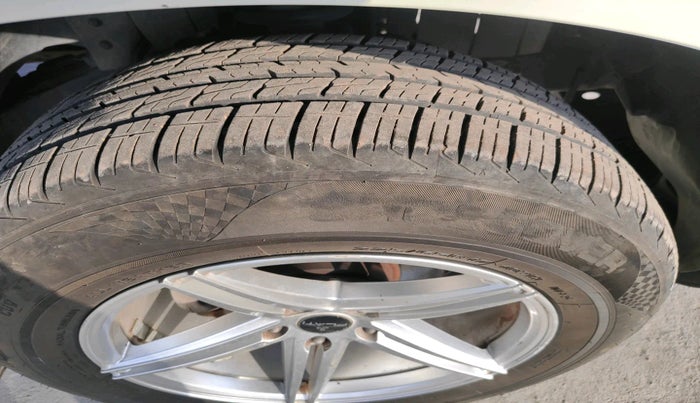 2017 Mahindra Scorpio S10 1.99 INTELLI-HYBRID, Diesel, Manual, 1,08,311 km, tyre