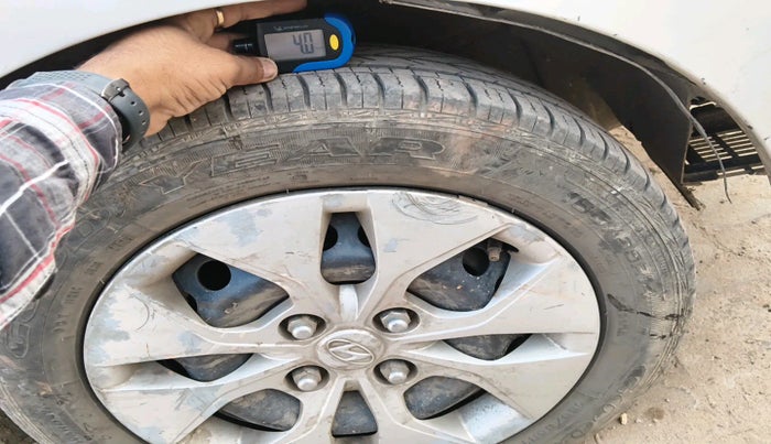 2015 Hyundai Xcent S 1.2, Petrol, Manual, 1,27,293 km, tyre