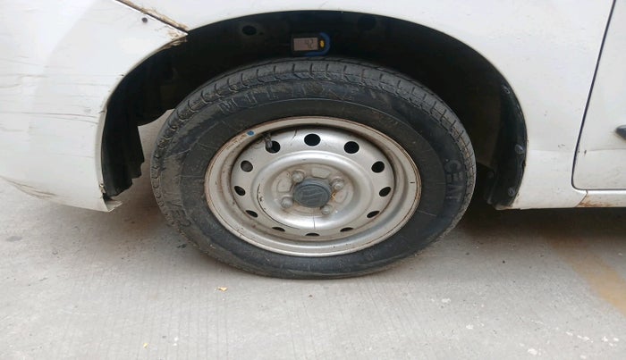 2015 Maruti Wagon R 1.0 LXI, Petrol, Manual, 62,127 km, tyre