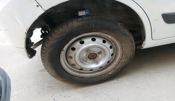 2015 Maruti Wagon R 1.0 LXI, Petrol, Manual, 62,127 km, tyre