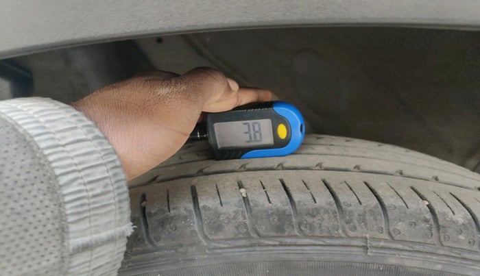 2025 Hyundai VENUE S(O) 1.2, Petrol, Manual, 24,639 km, tyre