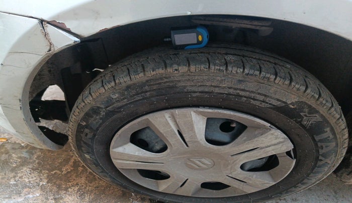 2010 Maruti Swift VDI, Diesel, Manual, 1,01,616 km, tyre