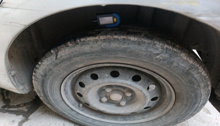 2010 Maruti Swift VDI, Diesel, Manual, 1,01,616 km, tyre