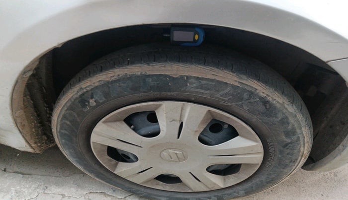 2010 Maruti Swift VDI, Diesel, Manual, 1,01,616 km, tyre