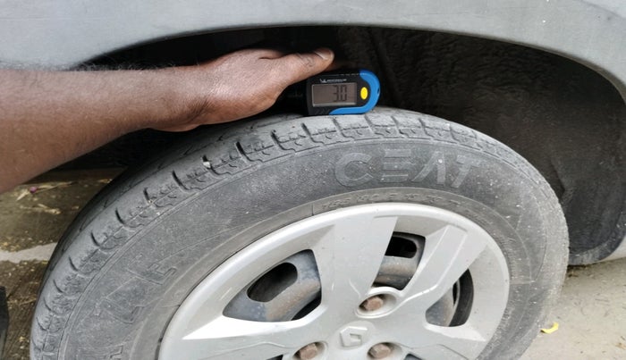 2018 Renault Kwid RXT 1.0, Petrol, Manual, 46,339 km, tyre