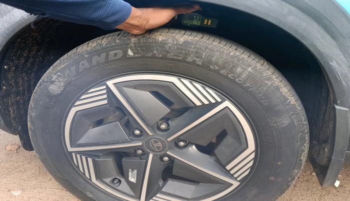 2023 Tata NEXON CREATIVE AMT 1.5 DIESEL, Diesel, Automatic, 68,672 km, tyre