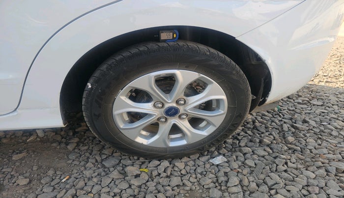 2016 Ford Figo Aspire TITANIUM 1.2 PETROL, Petrol, Manual, 48,112 km, tyre