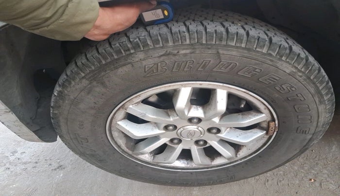 2016 Mahindra TUV300 T8, Diesel, Manual, 94,129 km, tyre