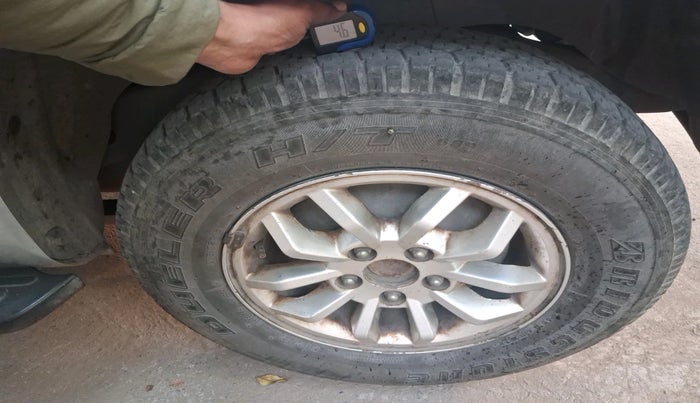 2016 Mahindra TUV300 T8, Diesel, Manual, 94,129 km, tyre