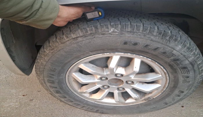 2016 Mahindra TUV300 T8, Diesel, Manual, 94,129 km, tyre