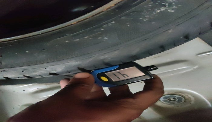 2012 Skoda Rapid ELEGANCE 1.6 MPI MT, Petrol, Manual, 58,608 km, tyre