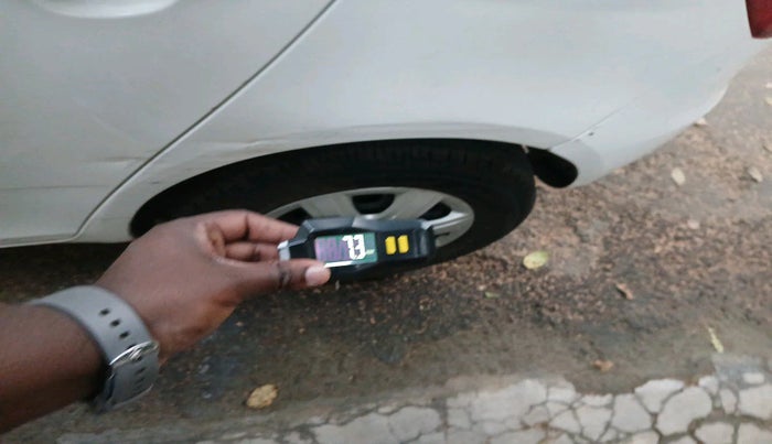 2012 Skoda Fabia AMBITION PLUS 1.2 MPI, Petrol, Manual, 67,783 km, tyre